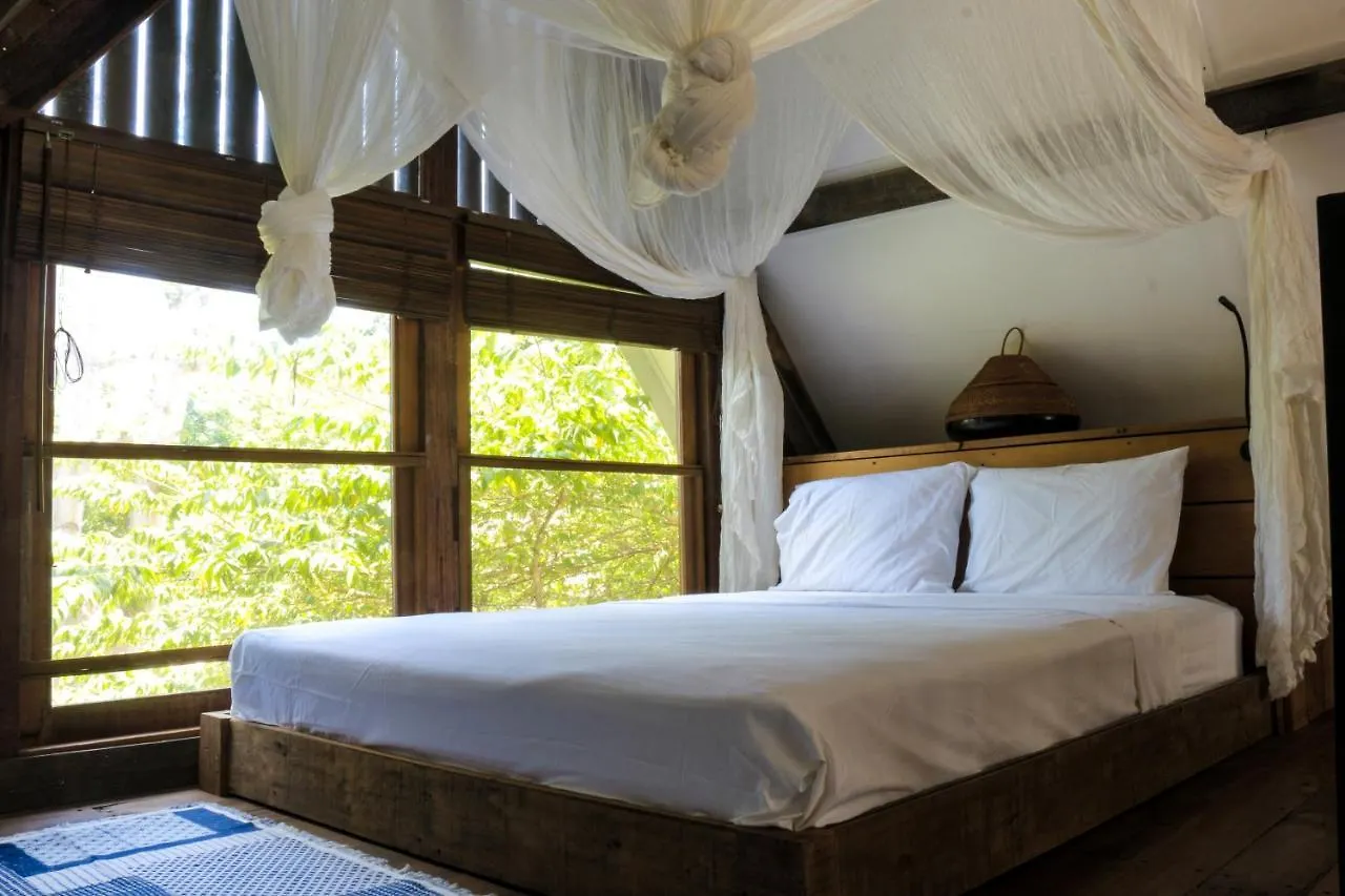 Chanteak Bali - Stone House 1 Jimbaran  Bed & Breakfast